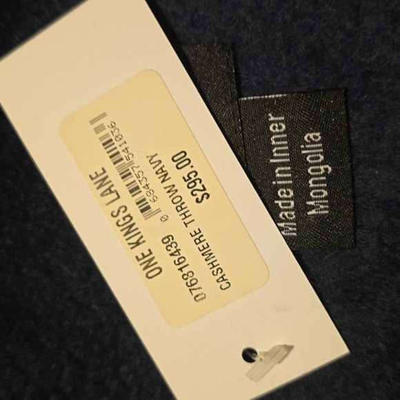 ONE KINGS LANE Solid Cashmere Throw, Navy, Retail Price $295.00US - Picture 5 of 7